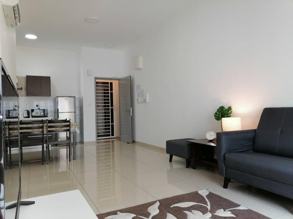 Mesahill Nilai 2 Room Condo - Fast Wifi, Amazing Pool & Tv Exteriör bild