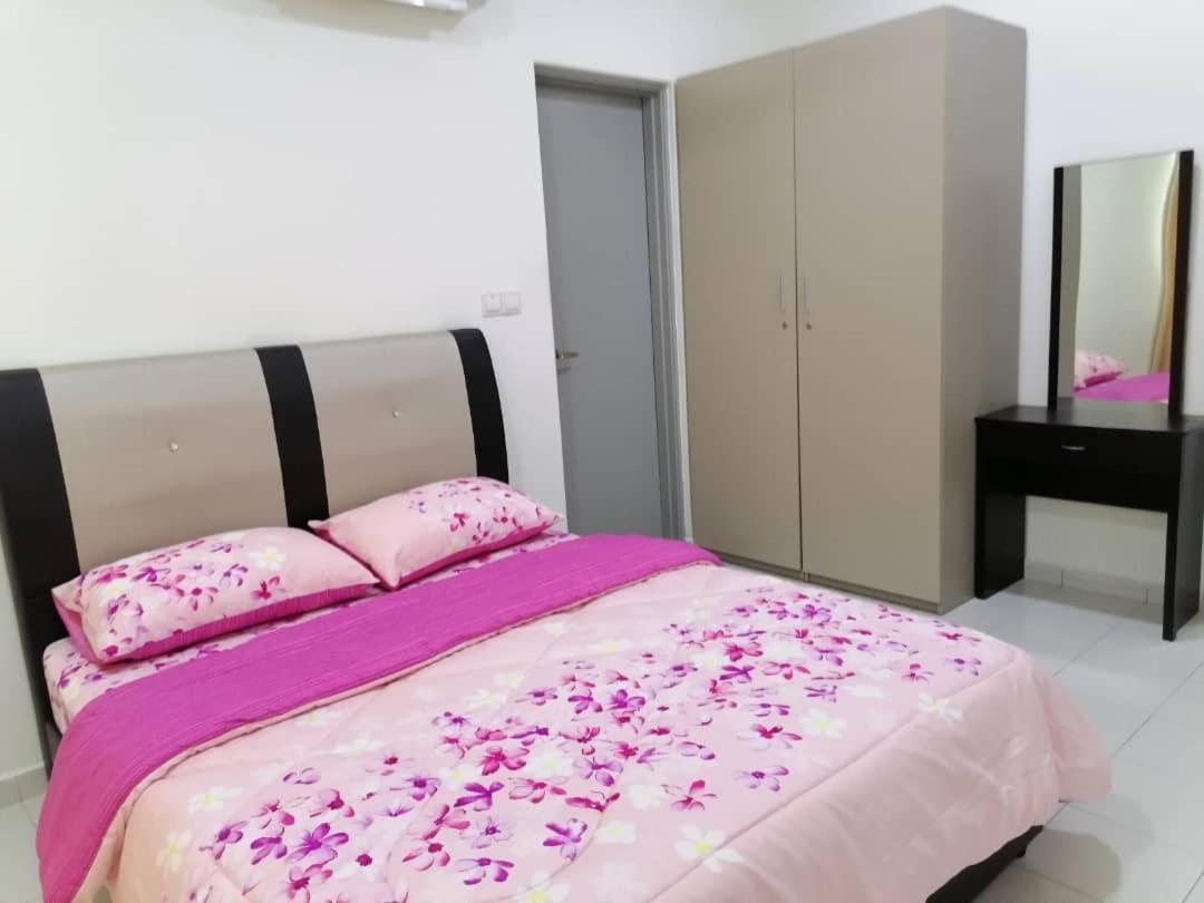 Mesahill Nilai 2 Room Condo - Fast Wifi, Amazing Pool & Tv Exteriör bild