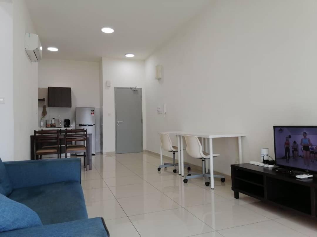 Mesahill Nilai 2 Room Condo - Fast Wifi, Amazing Pool & Tv Exteriör bild