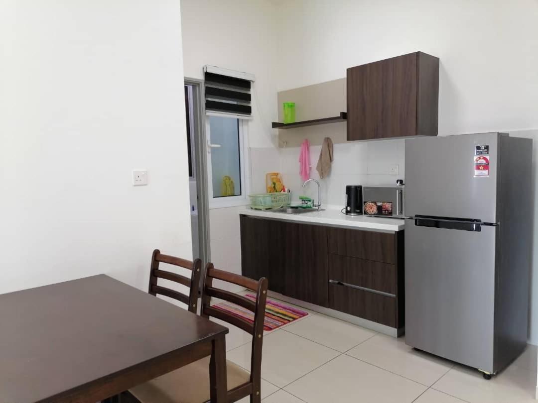 Mesahill Nilai 2 Room Condo - Fast Wifi, Amazing Pool & Tv Exteriör bild