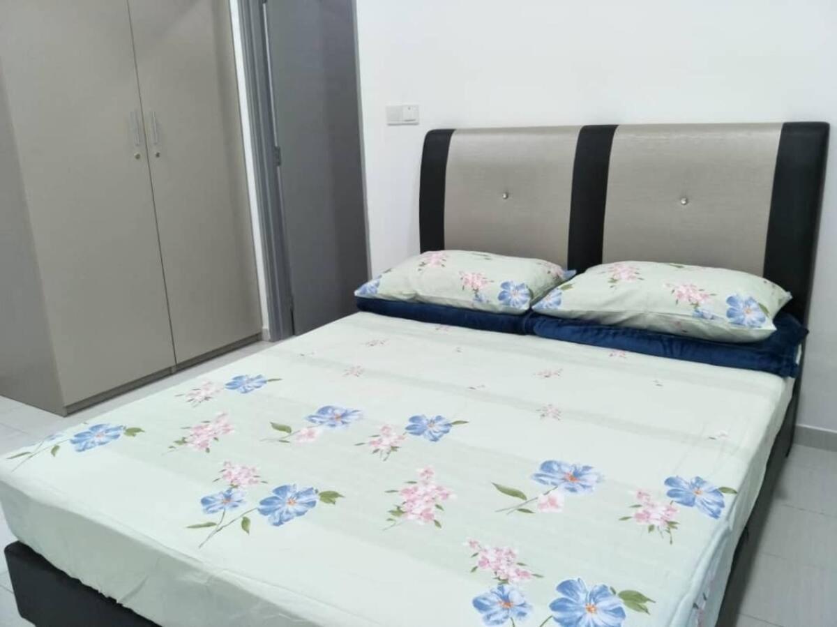 Mesahill Nilai 2 Room Condo - Fast Wifi, Amazing Pool & Tv Exteriör bild